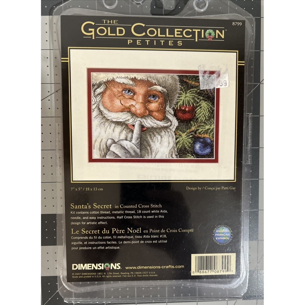 2007 Dimensions The Gold Collection Cross Stitch Kit Santa's Secret #8799 NEW